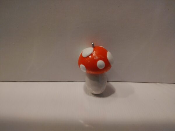 charm_red_white_mushroom_1